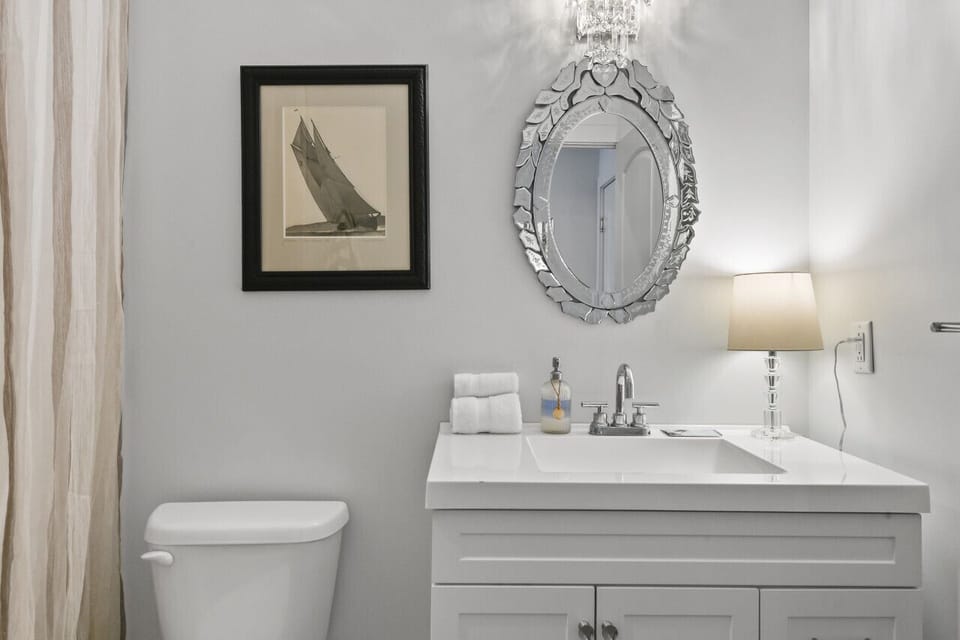 Hotel Pass Christian Jr Suite 303
