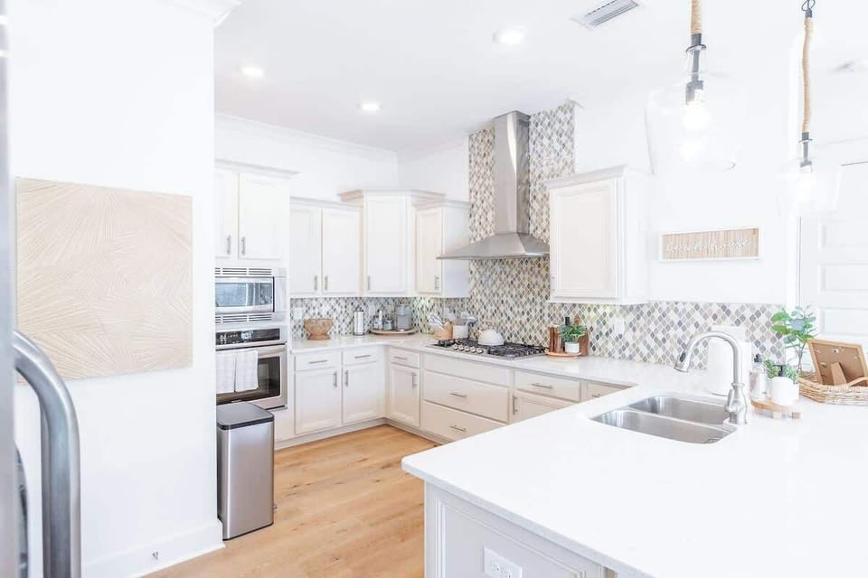 Gourmet kitchen is perfect for cooking meals at home!