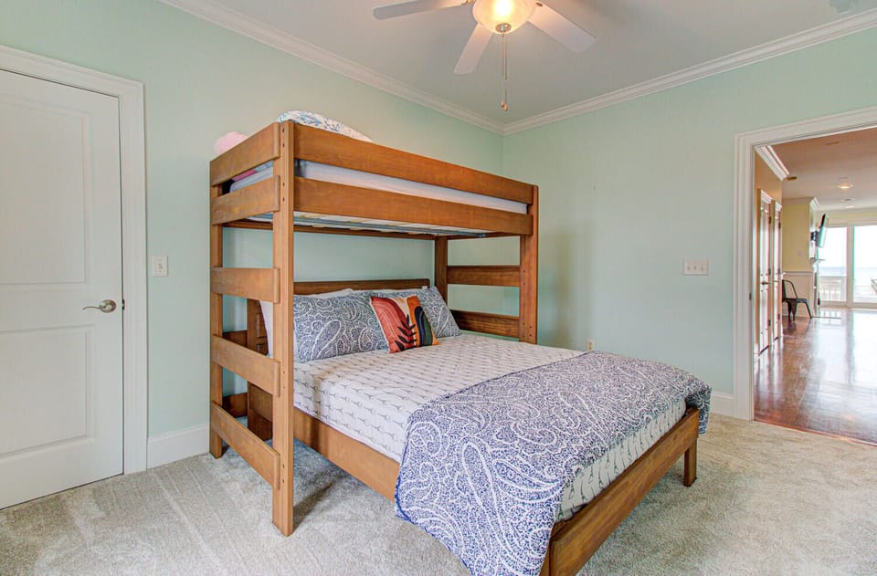 Guest bedroom