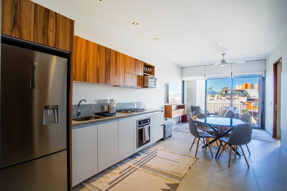 Brand-new and well-stocked kitchen