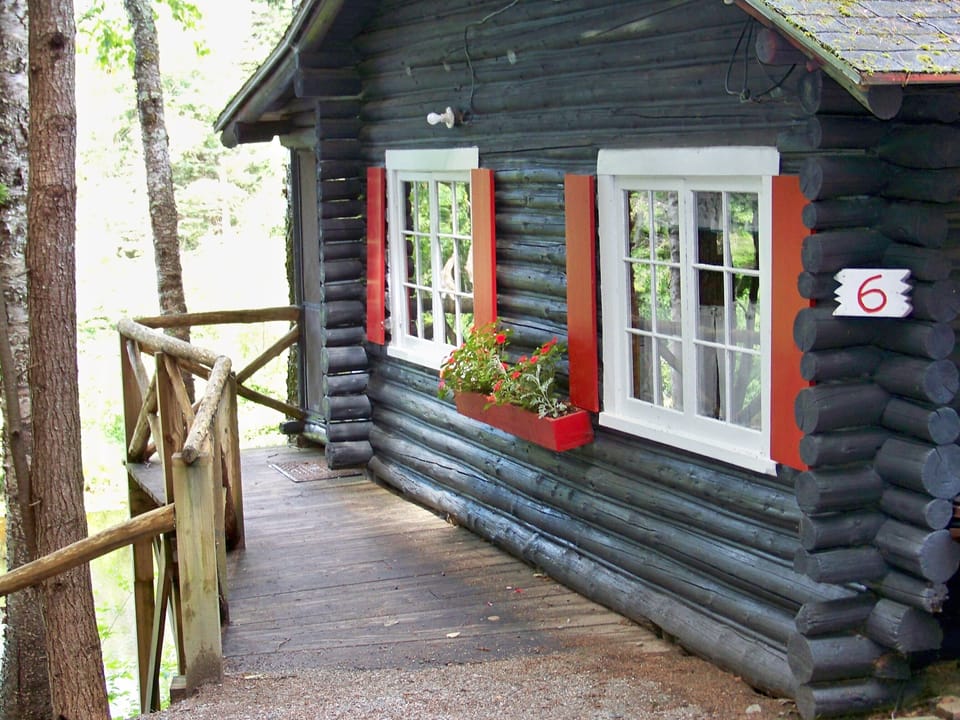 Cottage #6 entrance
