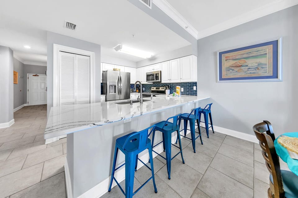 Eat-in bar seating