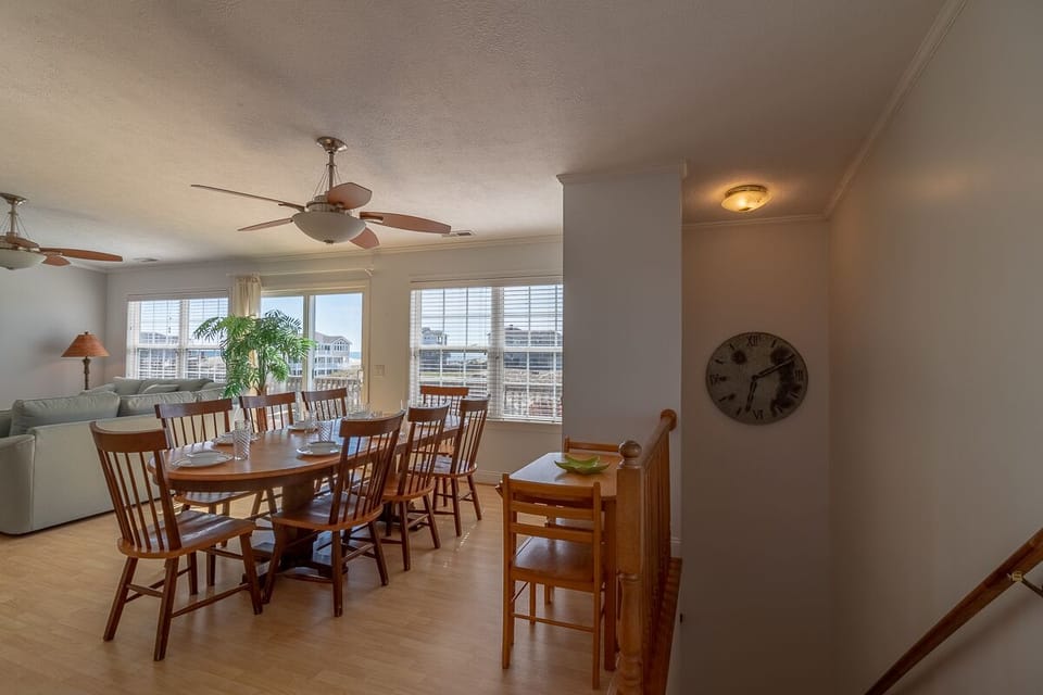 Top Level Dining Area