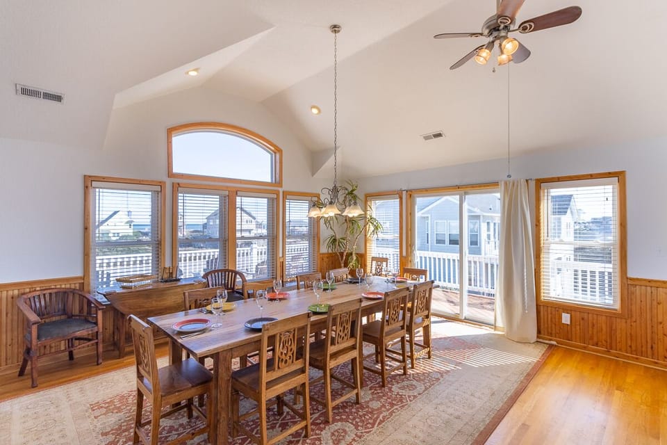 Top Level Dining Area