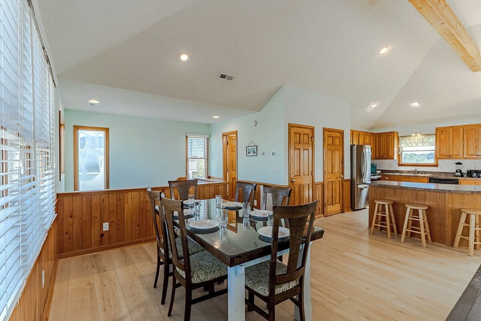 Top Level Dining Area