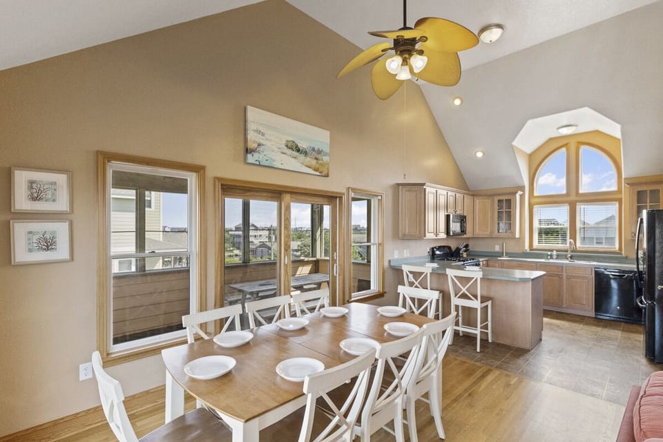 Top Level Dining Area
