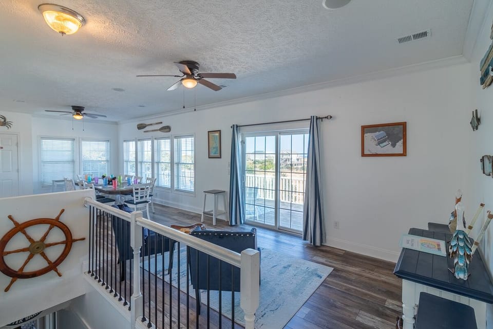 Top Level Sitting Area