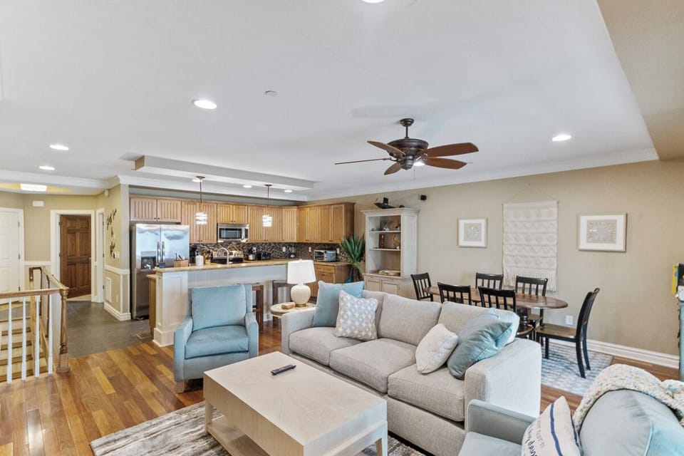Top Level Living Area
