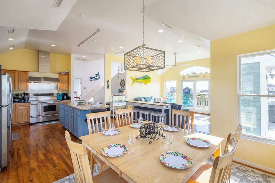 Top Level Dining Area
