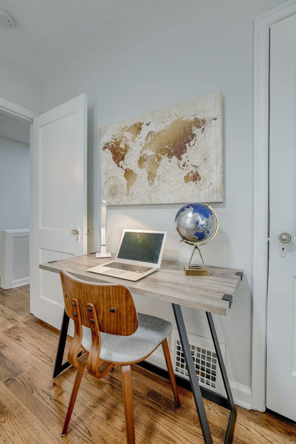 Unit 1: Workspace located in the 3rd bedroom.