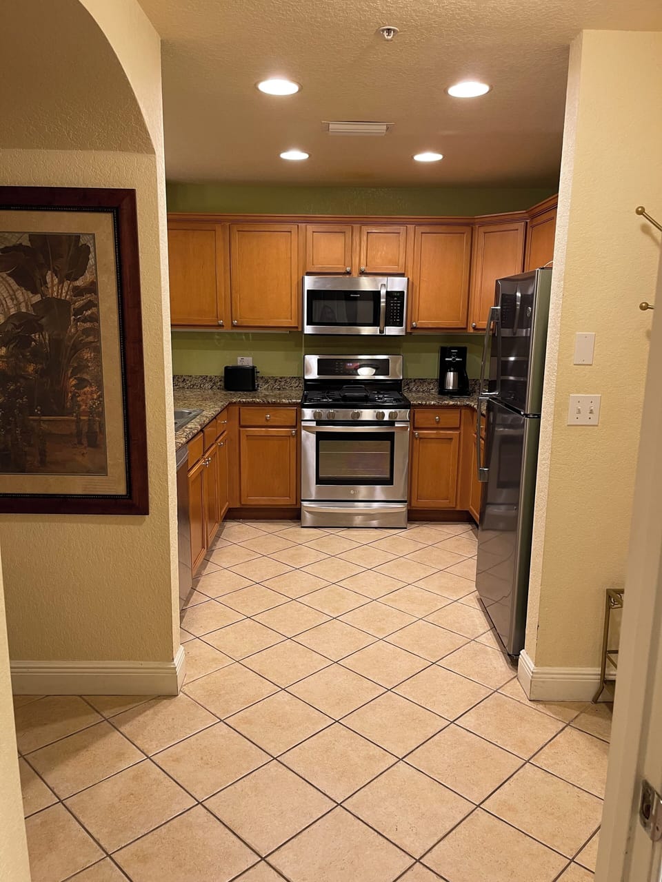 Fully stocked kitchen
gas range