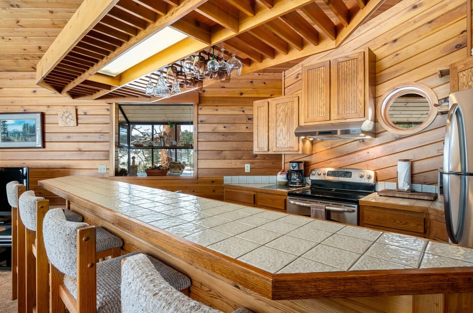 Breakfast bar seating with four chairs