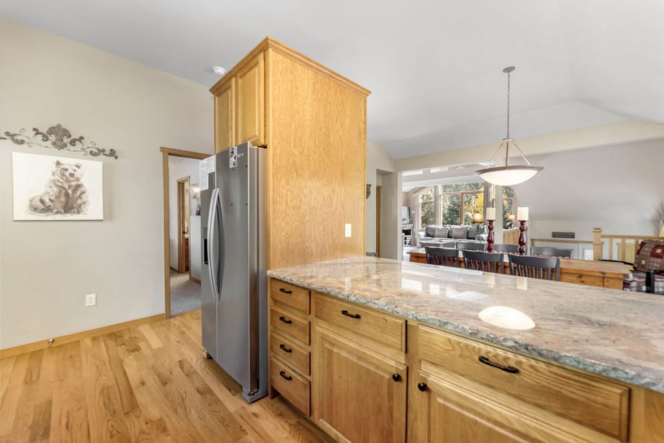 Kitchen has plenty of space available for meal prepping.