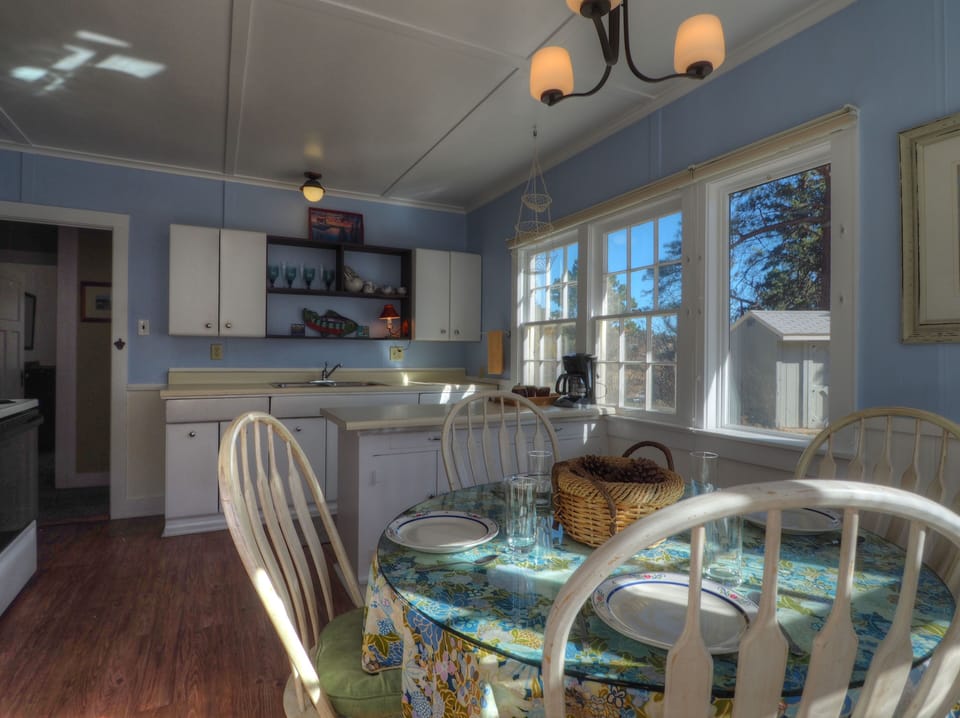 Kitchen/dining area 