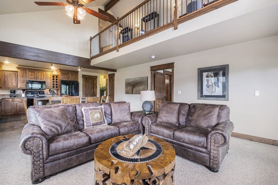 Twin Pines Estes Park, Open concept living room with high ceilings.