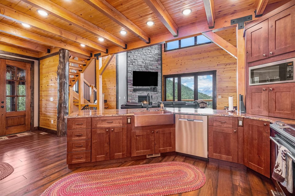 Kitchen and living space with an open floorplan.