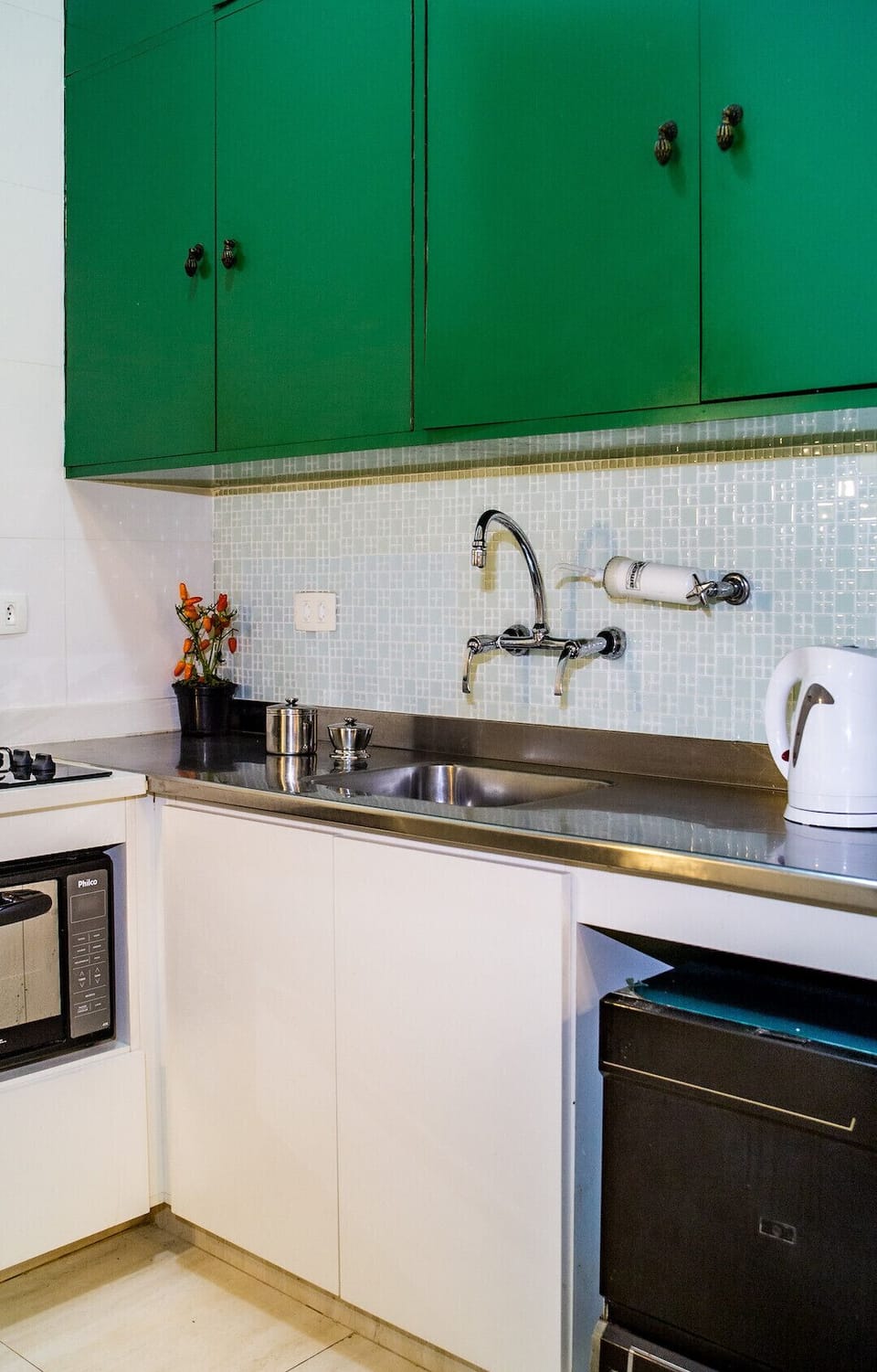 Equipped and decorated kitchen