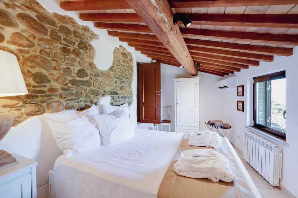 Villa Destino Italy Bedroom-3