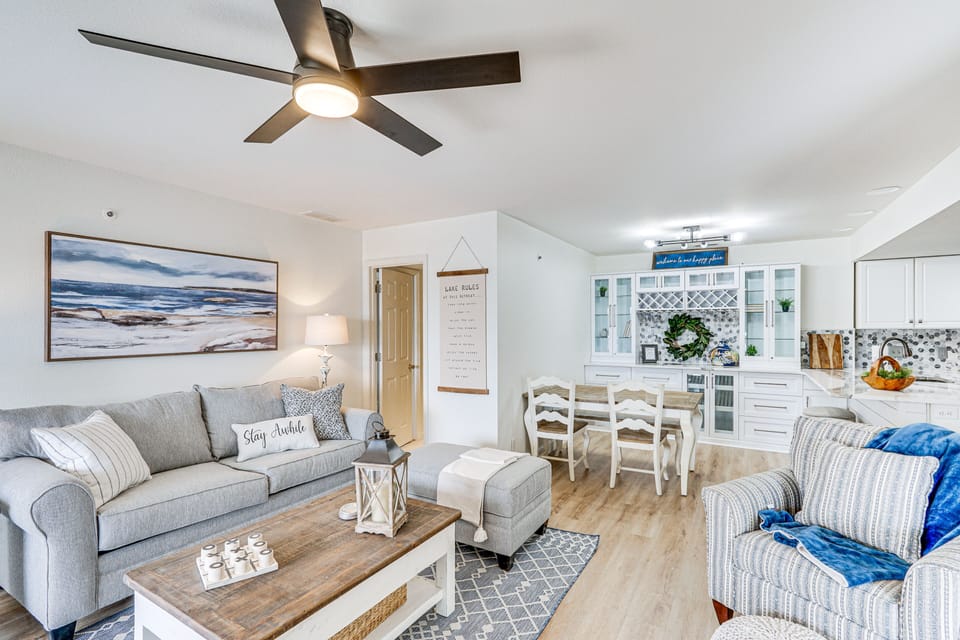 Living Room | Sleeper Sofa | Flat-Screen TV | Central Air Conditioning/Heat