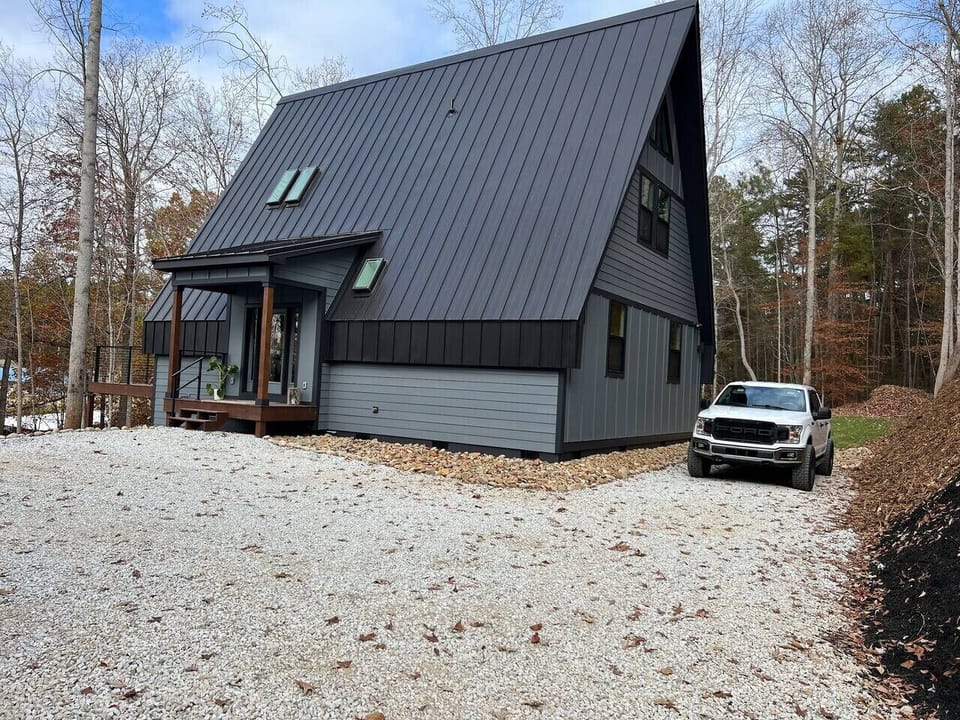 Exterior View / Parking