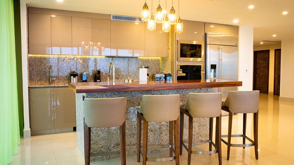 gourmet kitchen 