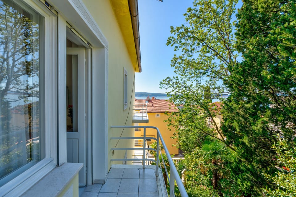 Balcony 2