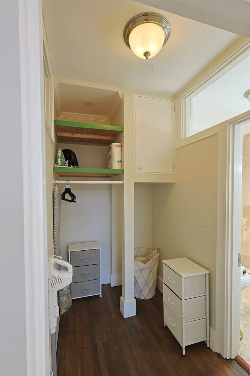 Storage Nook: Ample shelving and modern drawers for all your vacation essentials!