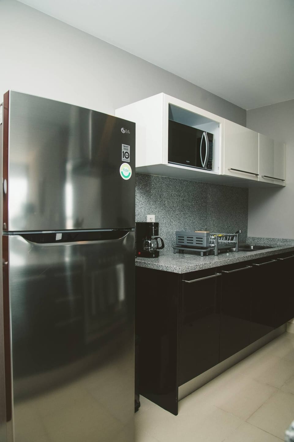 State of the art appliances in the kitchen 