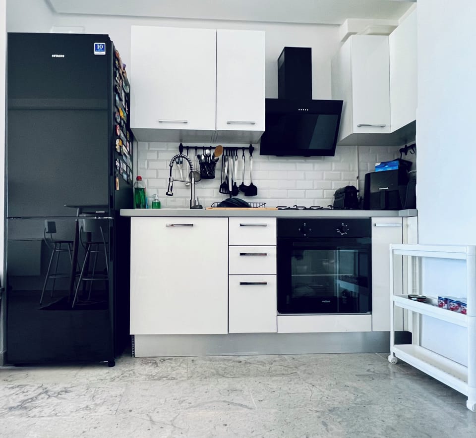Full Kitchen
