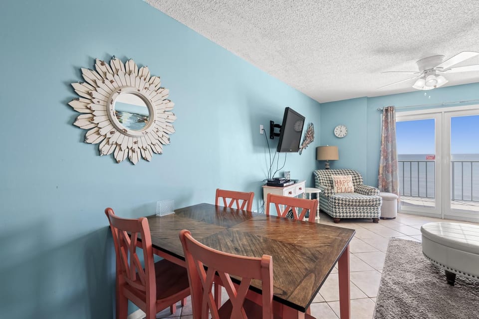 S2802 Dining Area