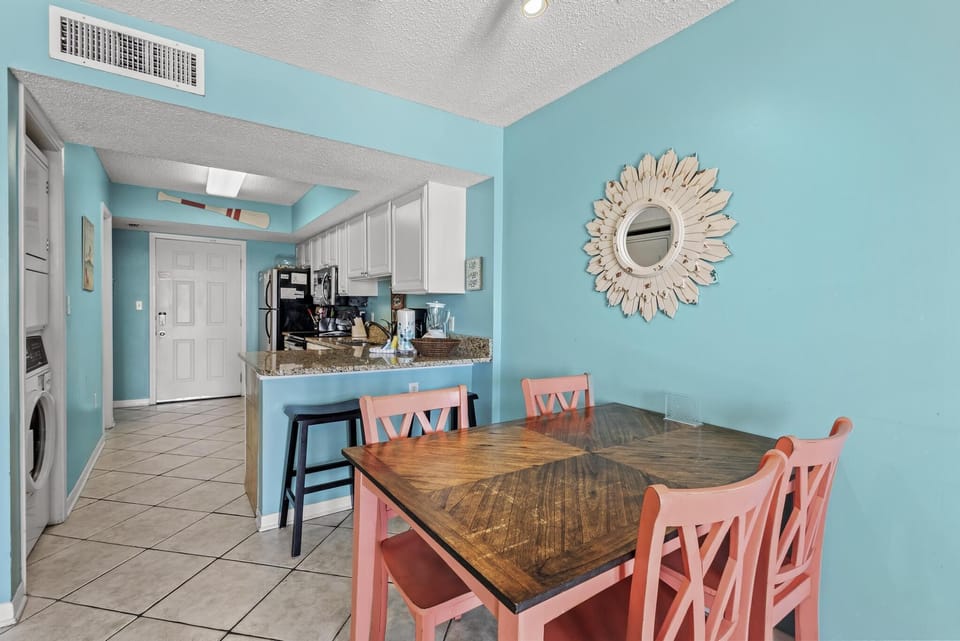S2802 Dining Area