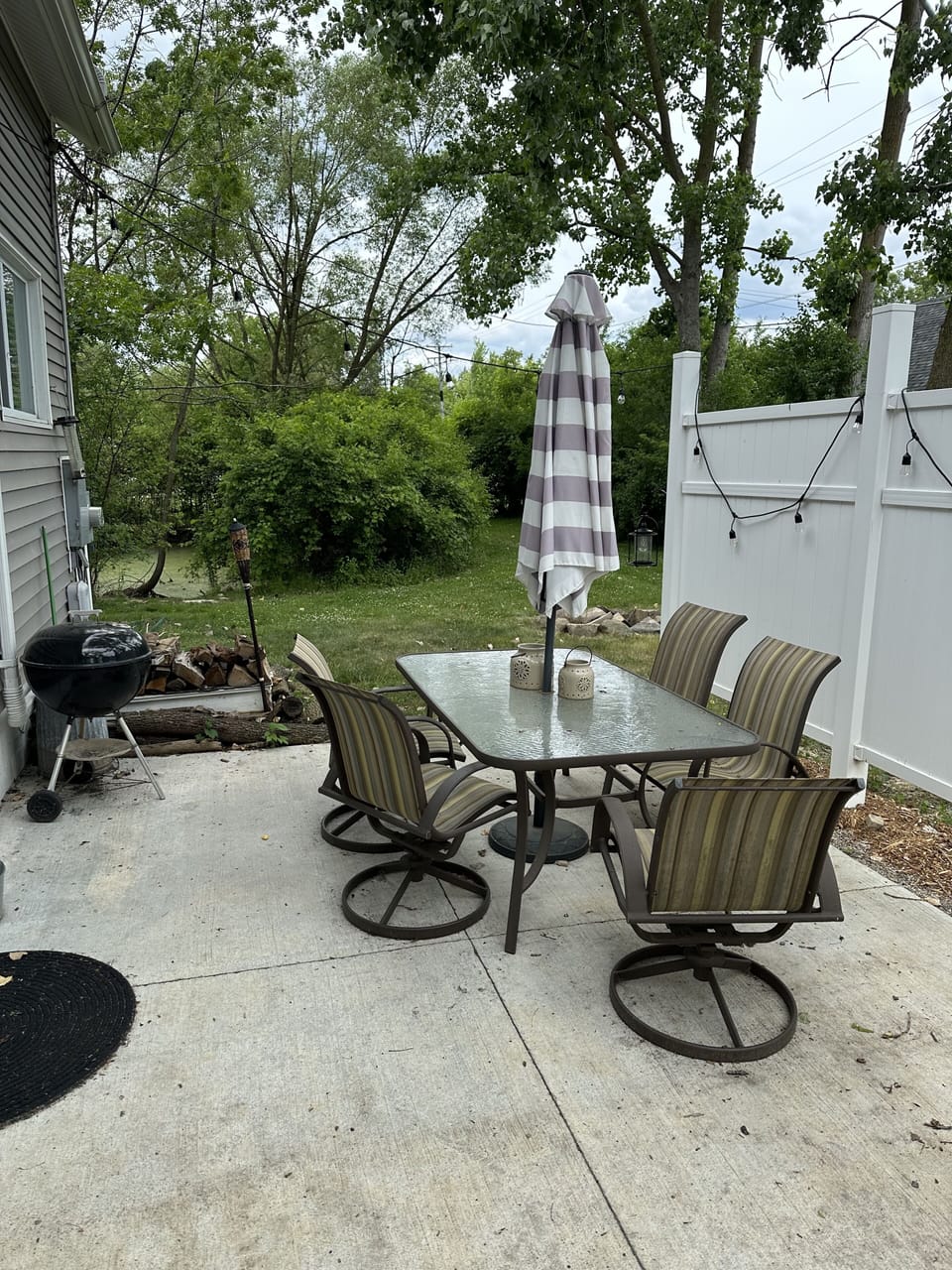Outdoor dining