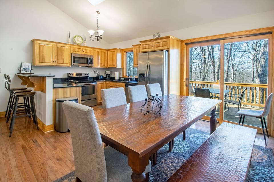 Dining area with seating for 8