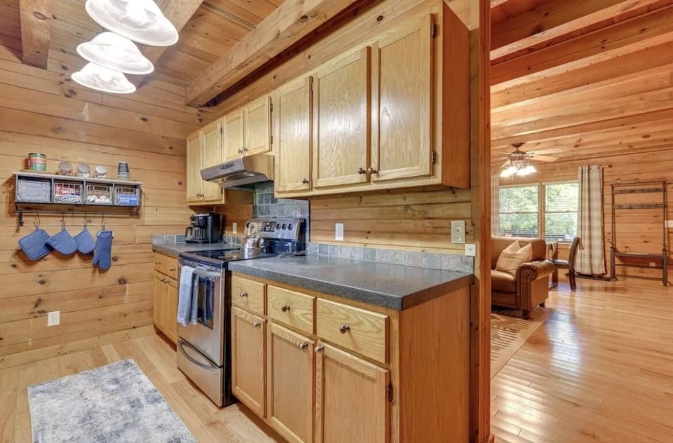 Fully stocked kitchen for all of your cooking needs.