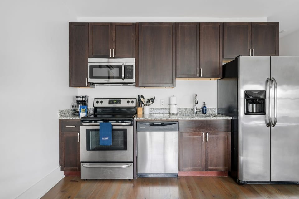Fully Stocked Kitchen