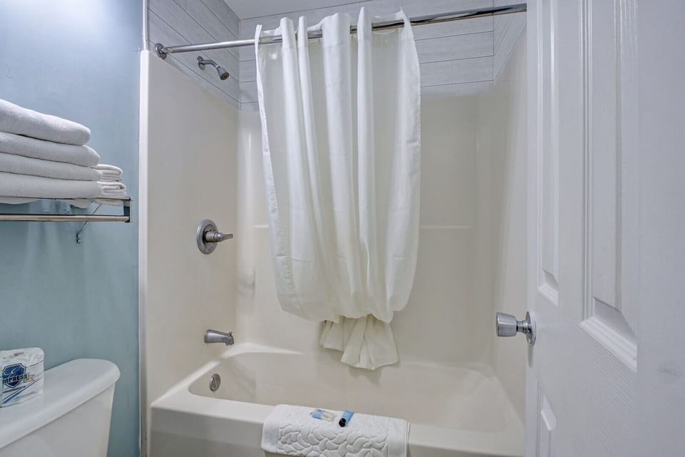 Unit 112 - Bathroom