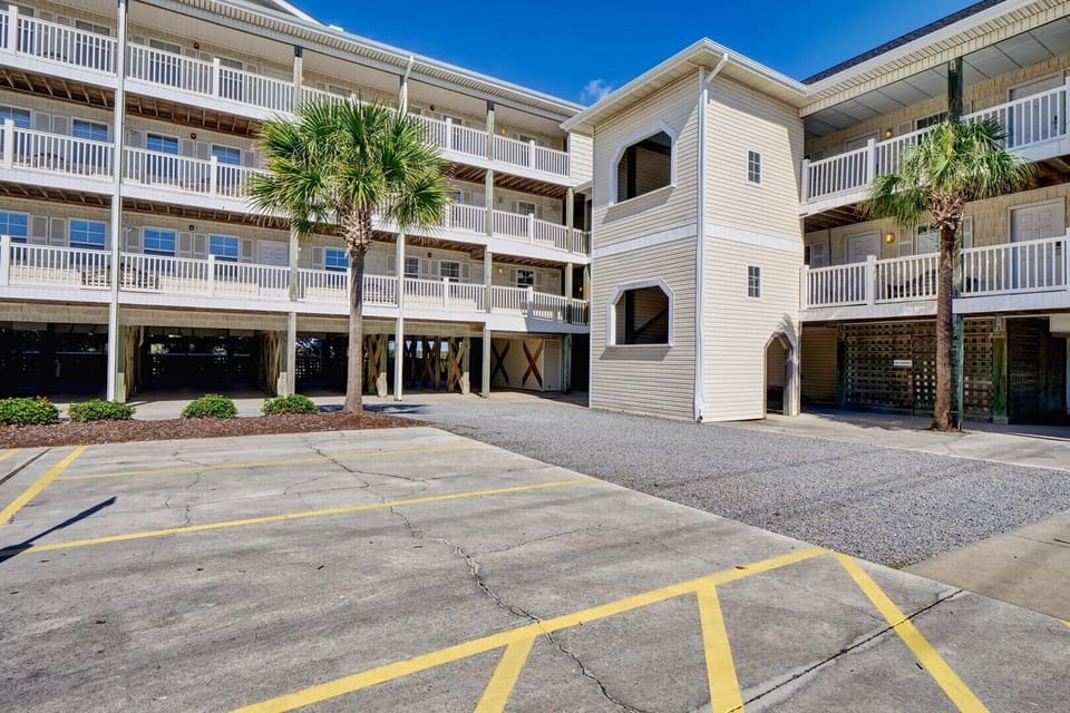 Big Side - Parking Area