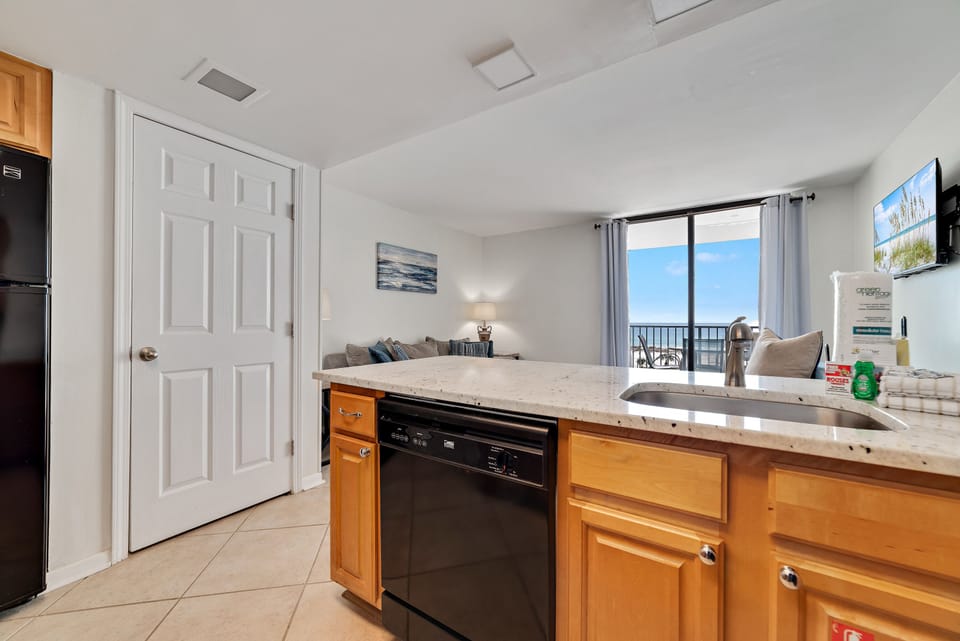 The well-equipped kitchen offers everything you need for a delightful dining experience. With modern appliances and ample counter space, cooking and entertaining are made easy.