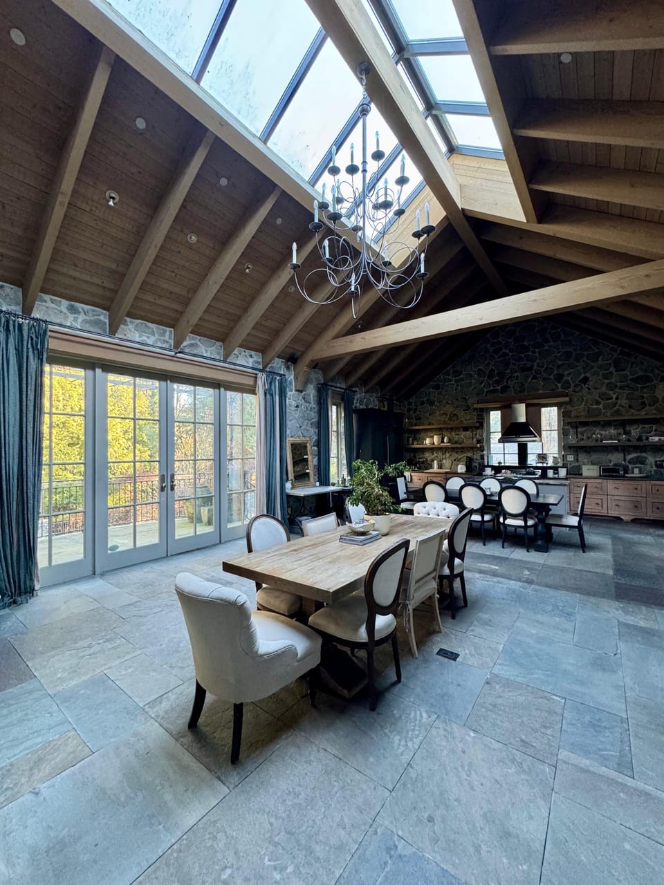 Entertainment/ TV/ Game - Family Area