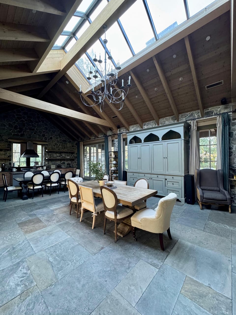 Entertainment/ TV/ Game - Family Area