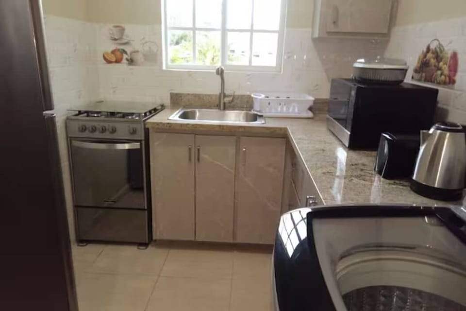 ...PROPERTY VIDEOS ON TIKTOK @MIRANDO_PLACE_JAMAICA