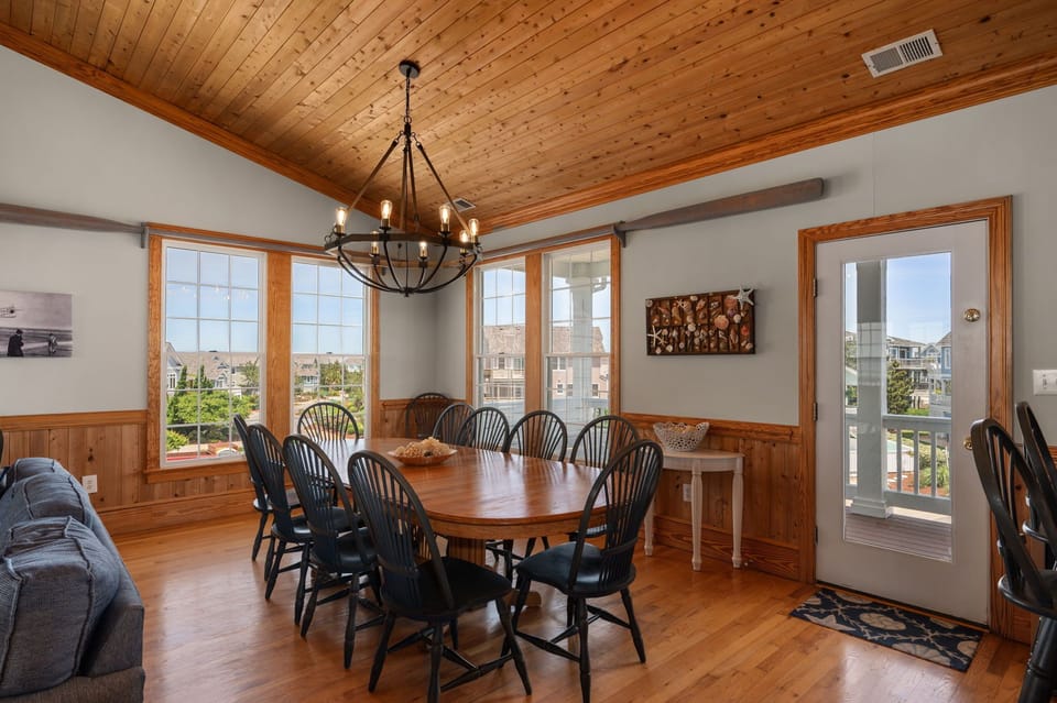 MS22: Sandpiper's Retreat | TL Dining Area- Seating for 10