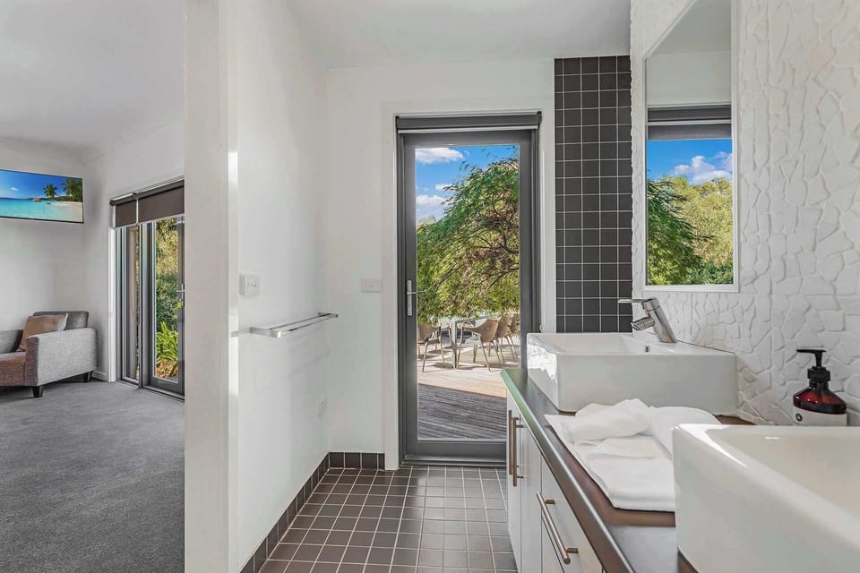 Ensuite