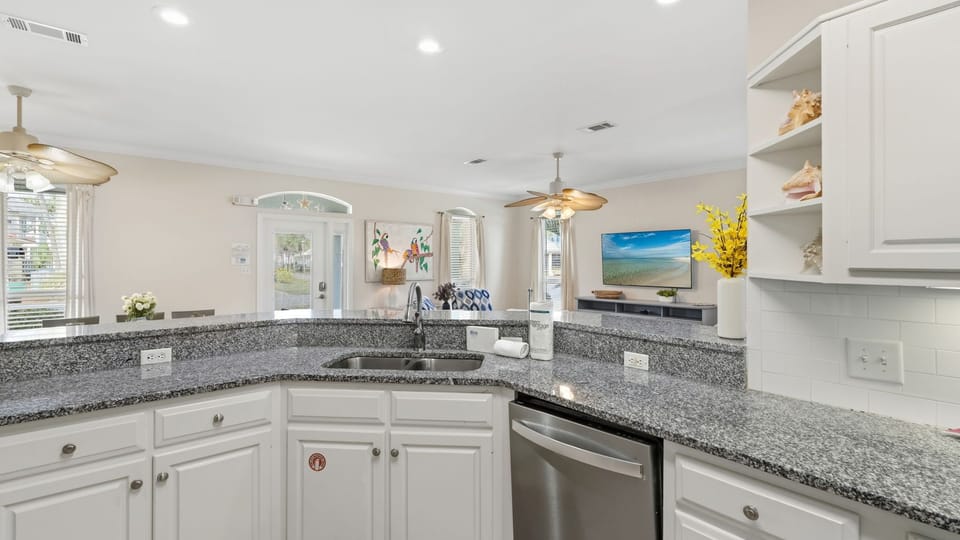 Open floor plan so you can mingle with the family while cooking