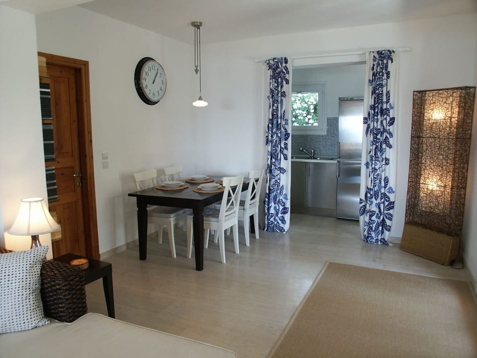Lux apartment dining area