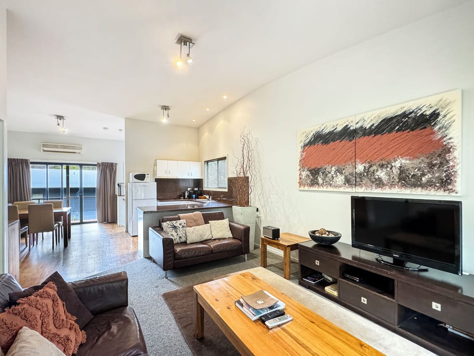Spacious living area ideal for relaxation and entertainment. TV with Chromecast for you streaming