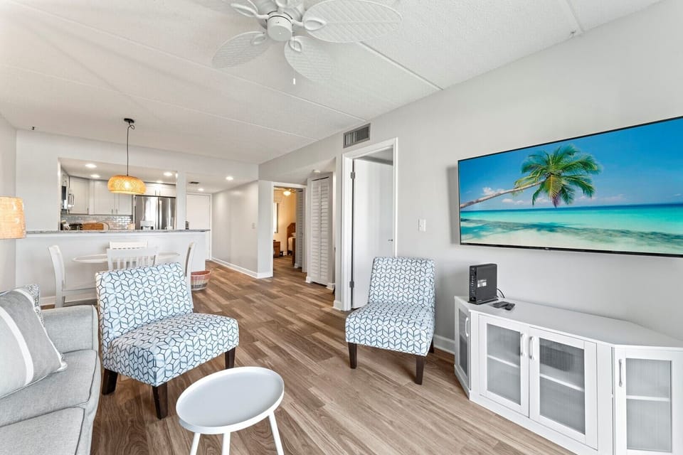 6203 Living Area