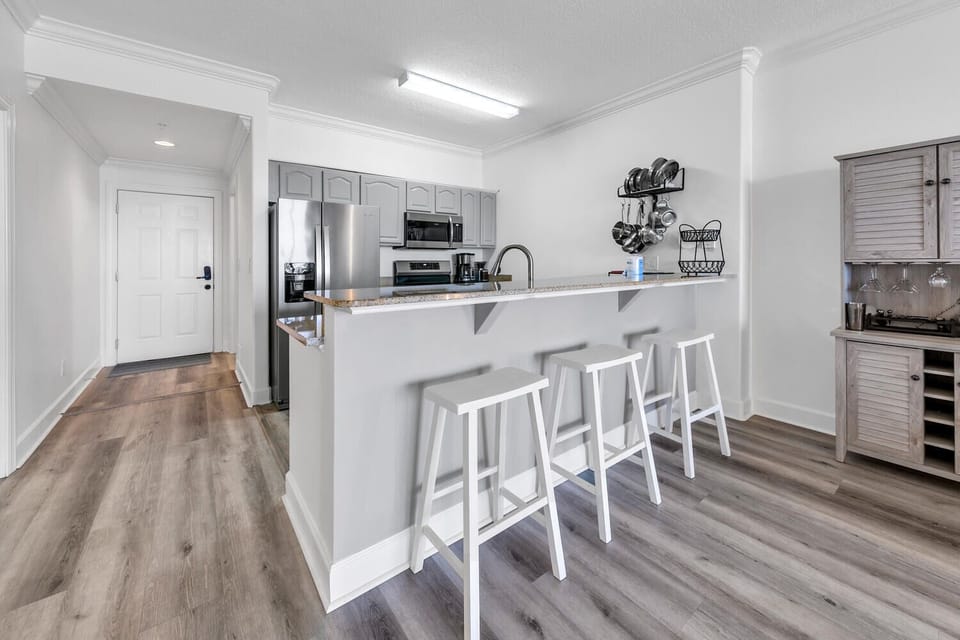 Eat-in bar seating