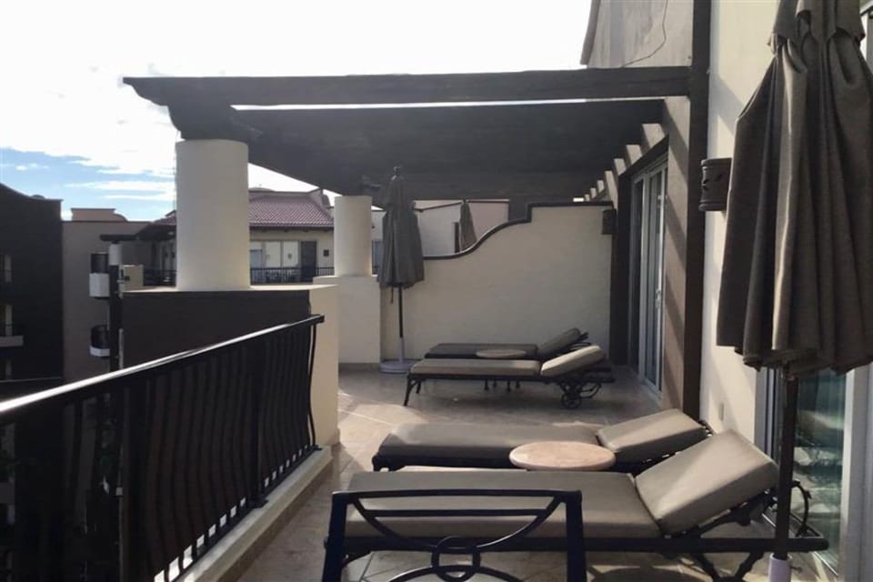 Private Terrace with outdoor furnitures