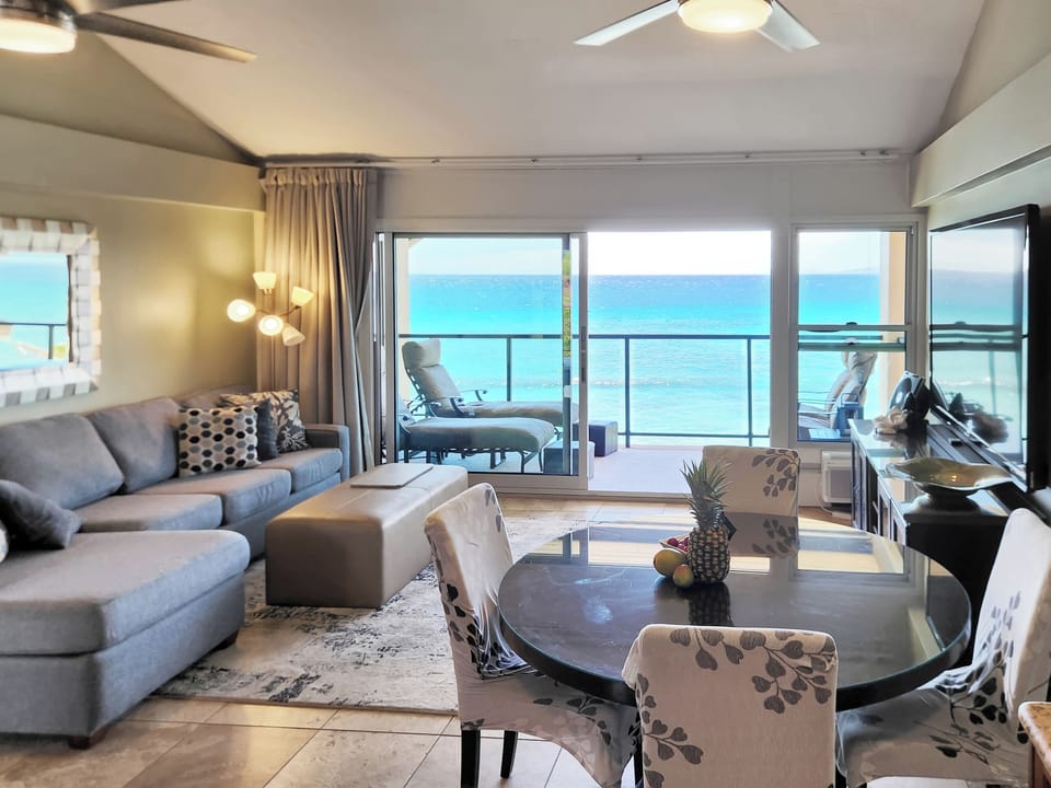 Unit 1 - Unit 400
2 bedroom / 2 bathroom oceanfront condo